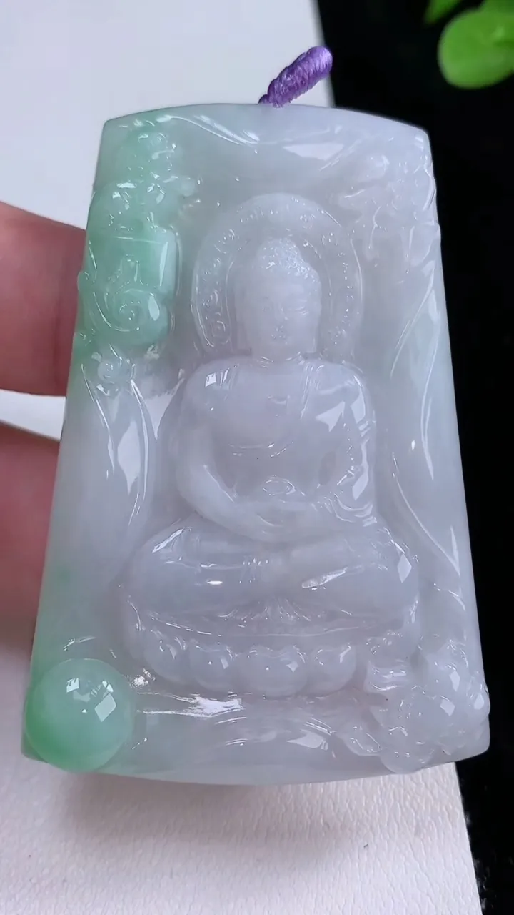 天然A货翡翠大日如来吊坠，尺寸63.5-43.7-5.5，重量:33.32g
8月23日