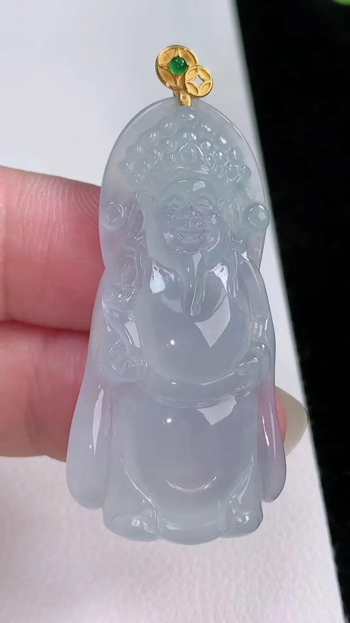 天然A货翡翠18k金飘花财神爷吊坠，尺寸44.8-23-6.2，重量:11.38g
8月23日