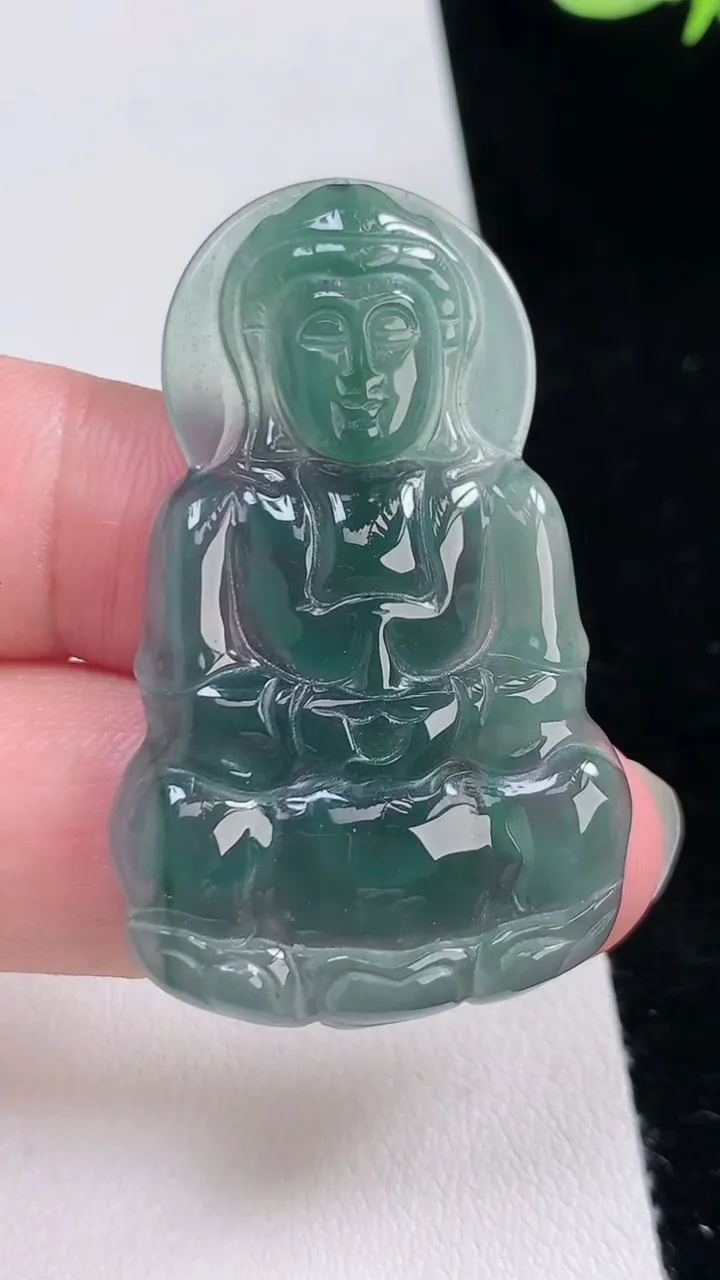 天然A货翡翠蓝水观音菩萨吊坠，尺寸46.8-29.6-4.2，重:9.55g
8月23日
