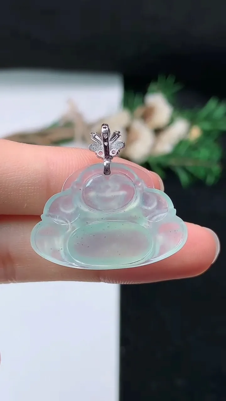天然A货翡翠佛公吊坠，尺寸19.5-29.3-5.4，重量:4.76g
8月23日