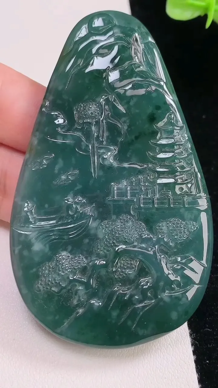天然A货翡翠蓝水山水牌吊坠，尺寸80-46.8-8.6，重:69.16g
8月23日