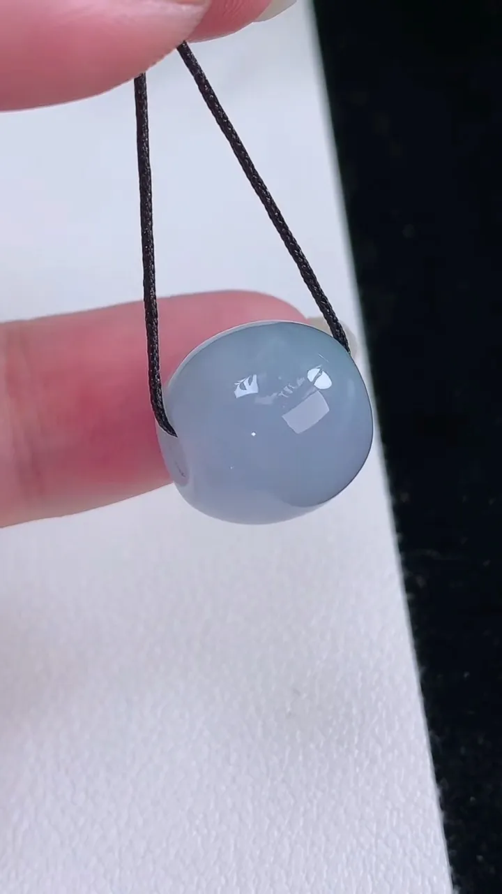 天然A货翡翠紫罗兰路路通吊坠，尺寸13-13.6，重量:4.80g
8月23日