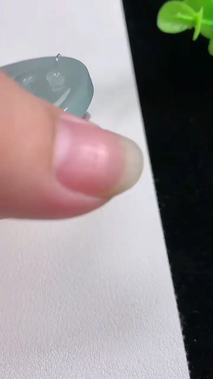 天然A货翡翠山水牌吊坠，尺寸 56-5.6，重: 32.44g
8月23日