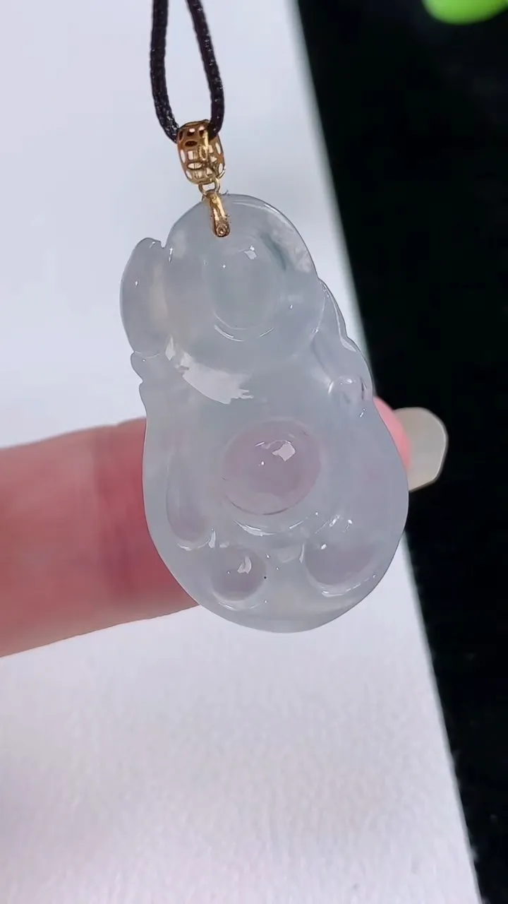 天然A货翡翠种白冰布袋佛吊坠，尺寸30-18-5.7，重量:5.27g
8月23日