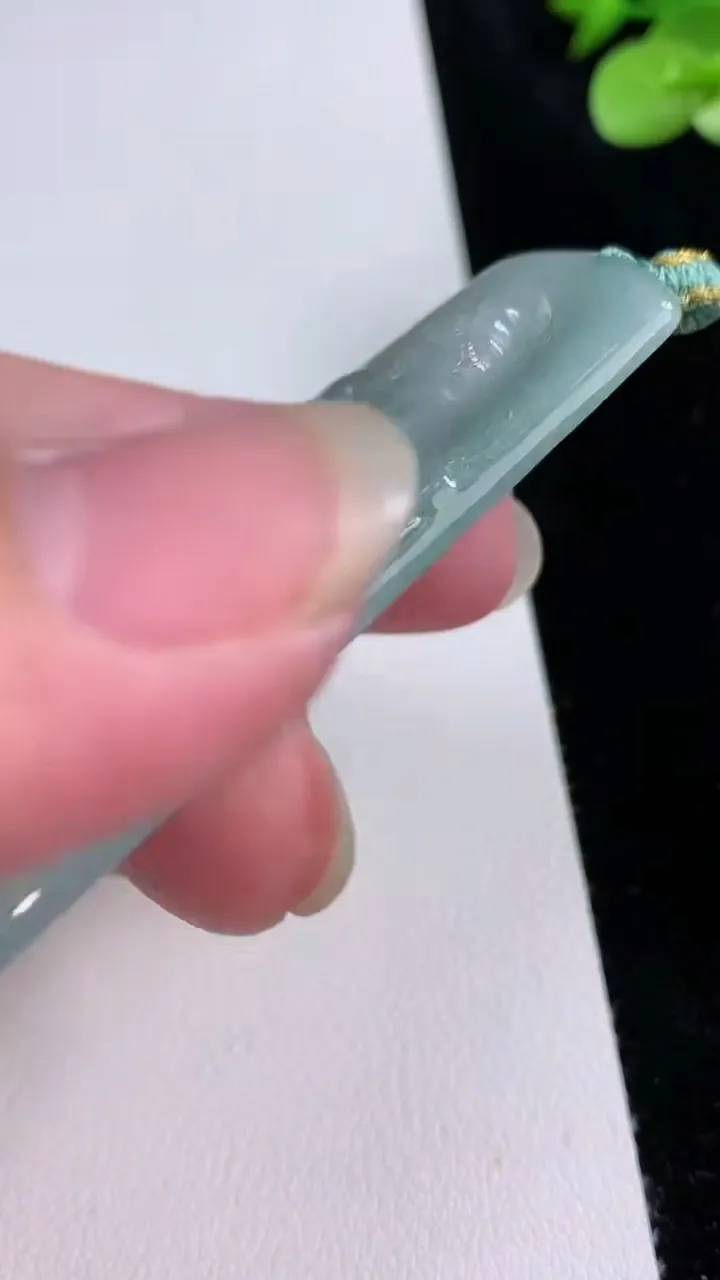 天然A货翡翠文殊菩萨吊坠，尺寸63.4-37-4.5，重量:21.74g
8月23日