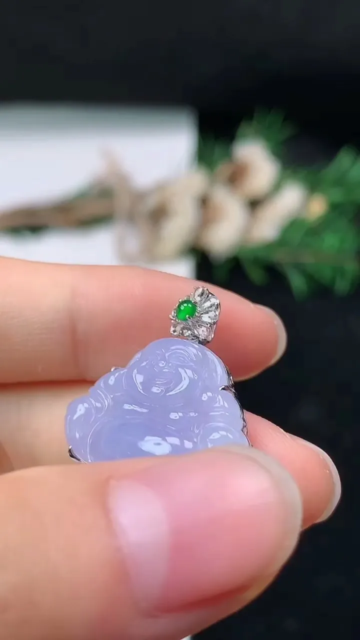 天然A货翡翠k金紫罗兰佛公吊坠，尺寸15.7-22.7-5.9，重量:3.46g
8月23日