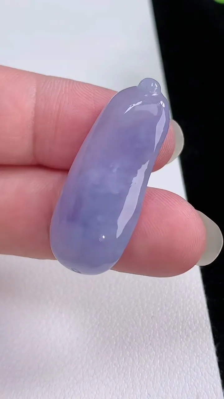 天然A货翡翠紫罗兰福瓜吊坠，尺寸34.7-14.8-6.5，重量:6.51g
8月23日