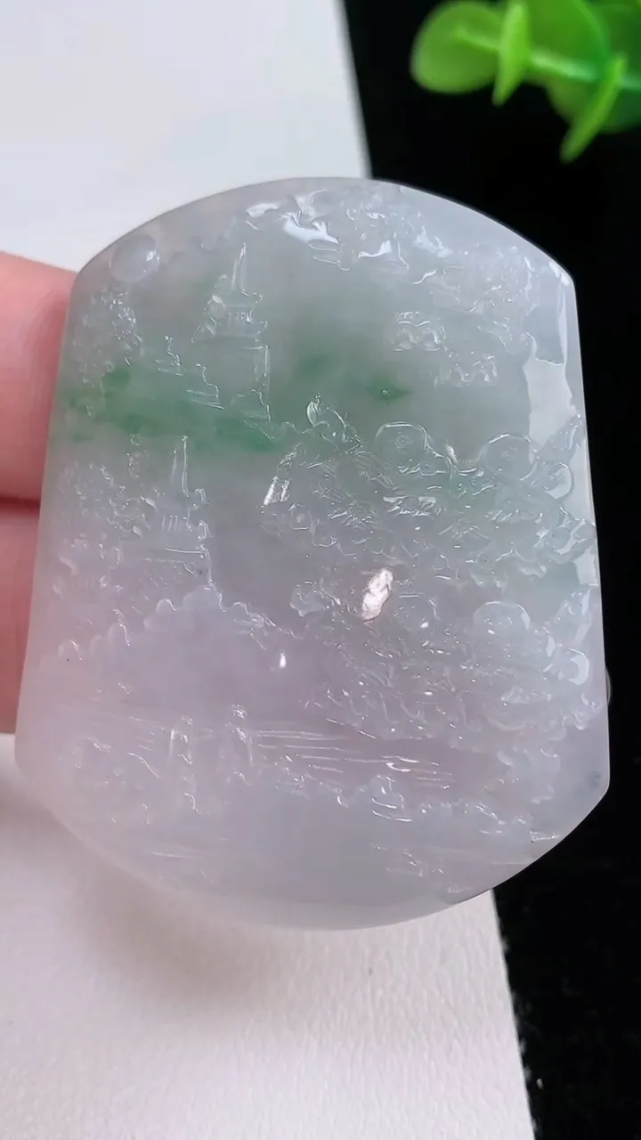 天然A货翡翠山水牌吊坠，尺寸52.3-41.7-5，重量:26.62g
8月24日