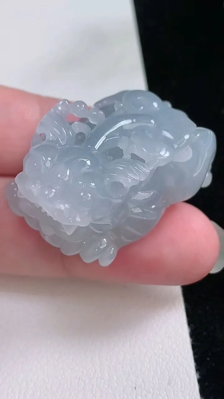 天然A货翡翠紫罗兰貔貅吊坠，尺寸35.6-24-20，重量:29.12g
8月24日