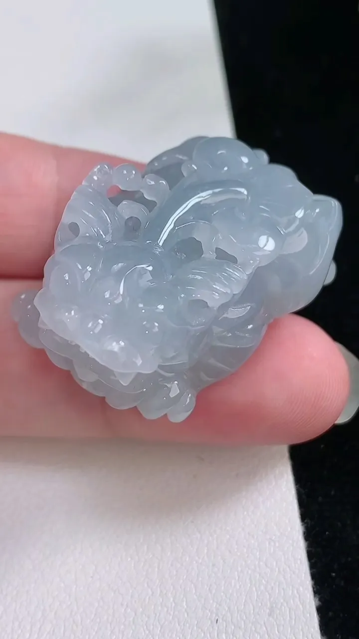 天然A货翡翠紫罗兰貔貅吊坠，尺寸35.6-24-20，重量:29.12g
8月24日