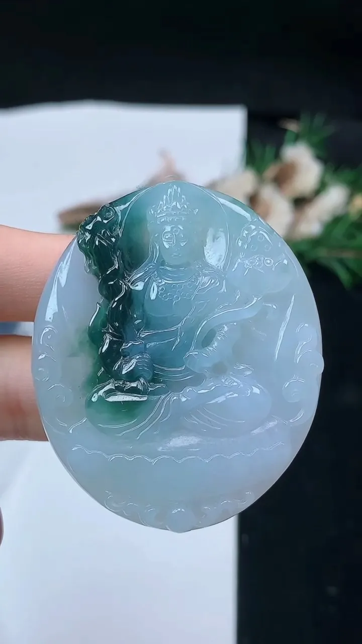 天然A货翡翠飘花虚空藏观音菩萨吊坠，尺寸50.4-42.6-7.4，重量:31.38g
8月24日