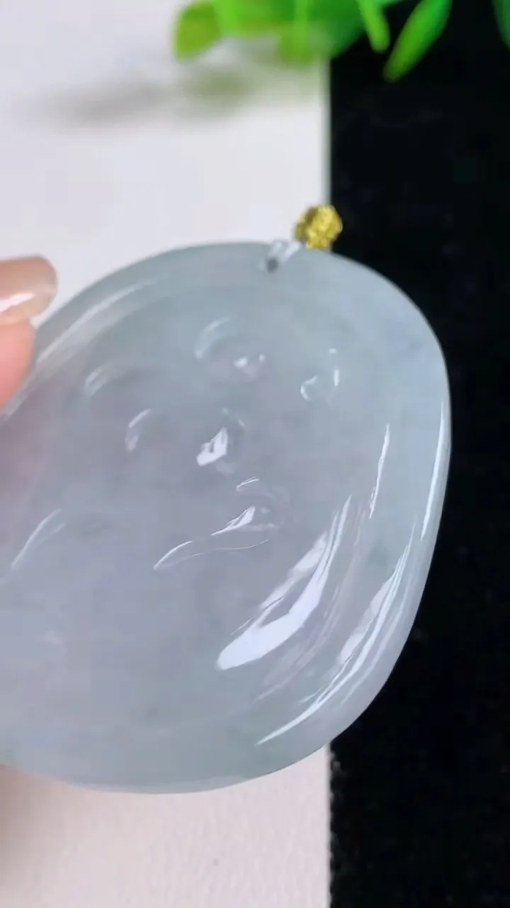 天然A货翡翠馗吊坠，尺寸52-44.5-6，重量:29.06g
8月25日