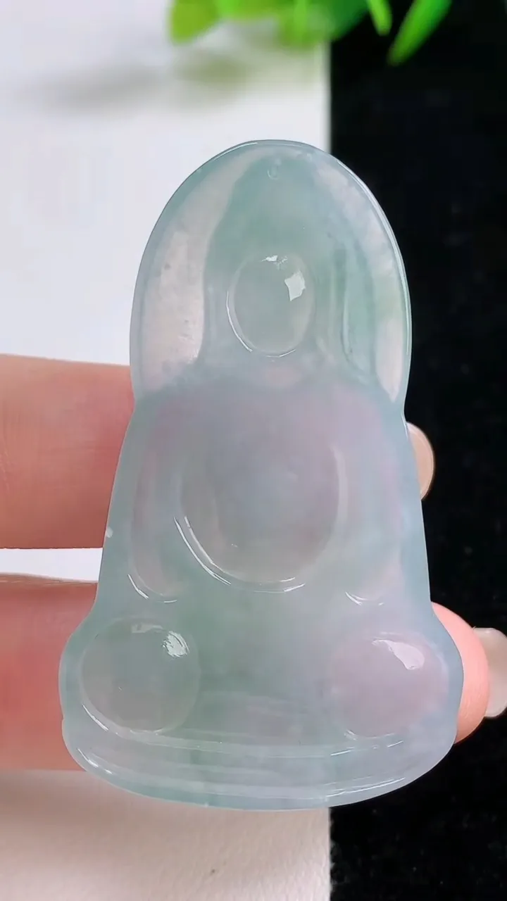天然A货翡翠观音菩萨吊坠，尺寸52.4-32.2-5.5，重量:16.26g
8月25日