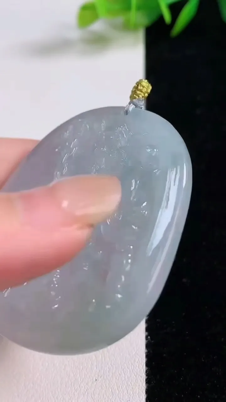 天然A货翡翠馗吊坠，尺寸52-44.5-6，重量:29.06g
8月25日
