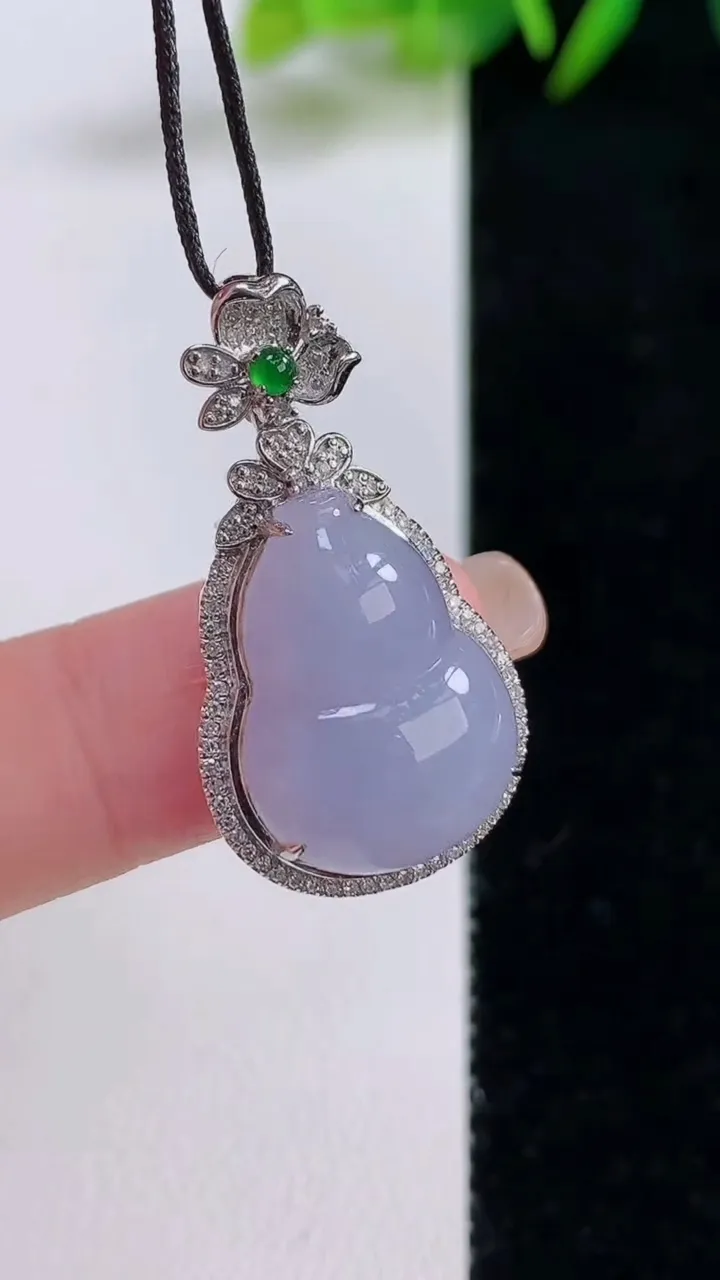 天然A货翡翠18k金紫罗兰葫芦吊坠，尺寸30.8-17-8.4，裸石19.2-13.6重量:4.01