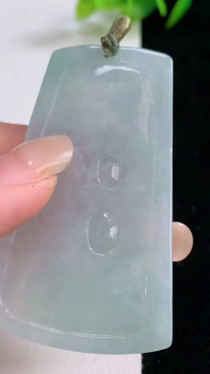 天然A货翡翠虚空藏观音菩萨吊坠，尺寸60.5-35.6-4.6，重量:22.07g
8月25日