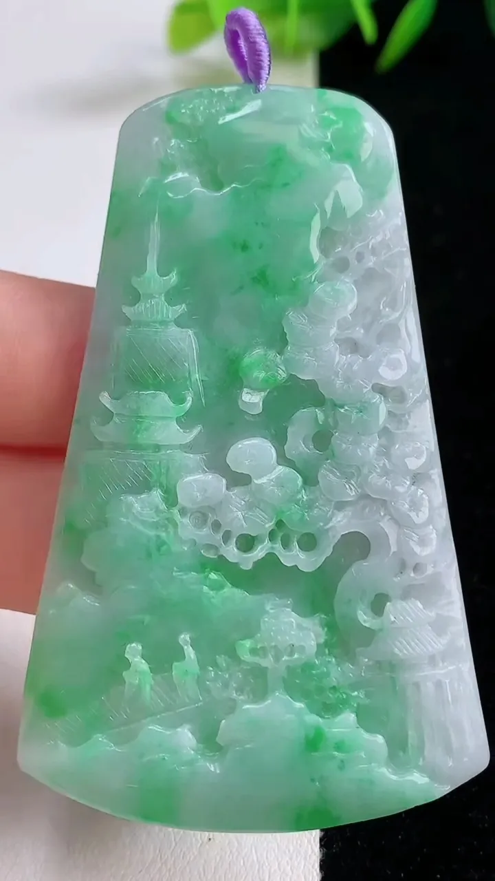 天然A货翡翠山水牌吊坠，尺寸62-39.6-4.6，重量:26.09g
8月25日