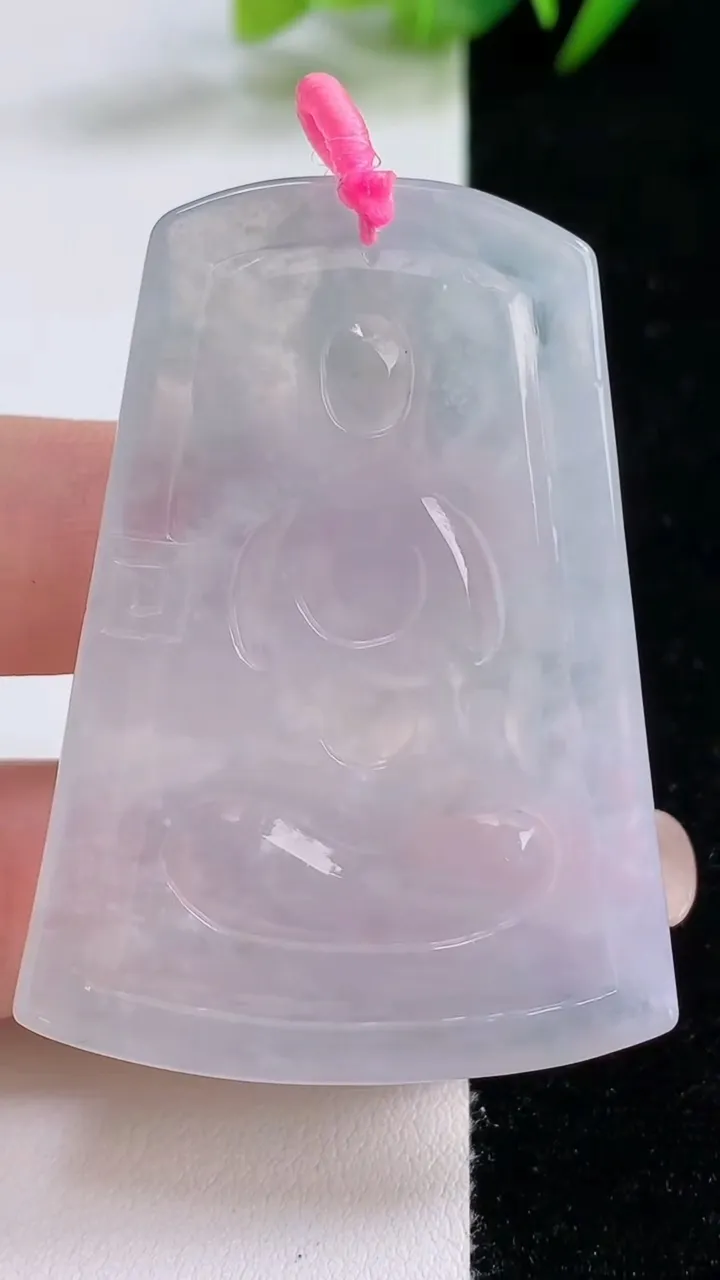 天然A货翡翠虚空藏观音菩萨吊坠，尺寸52.5-39.5-5.5，重量:24.89g
8月25日