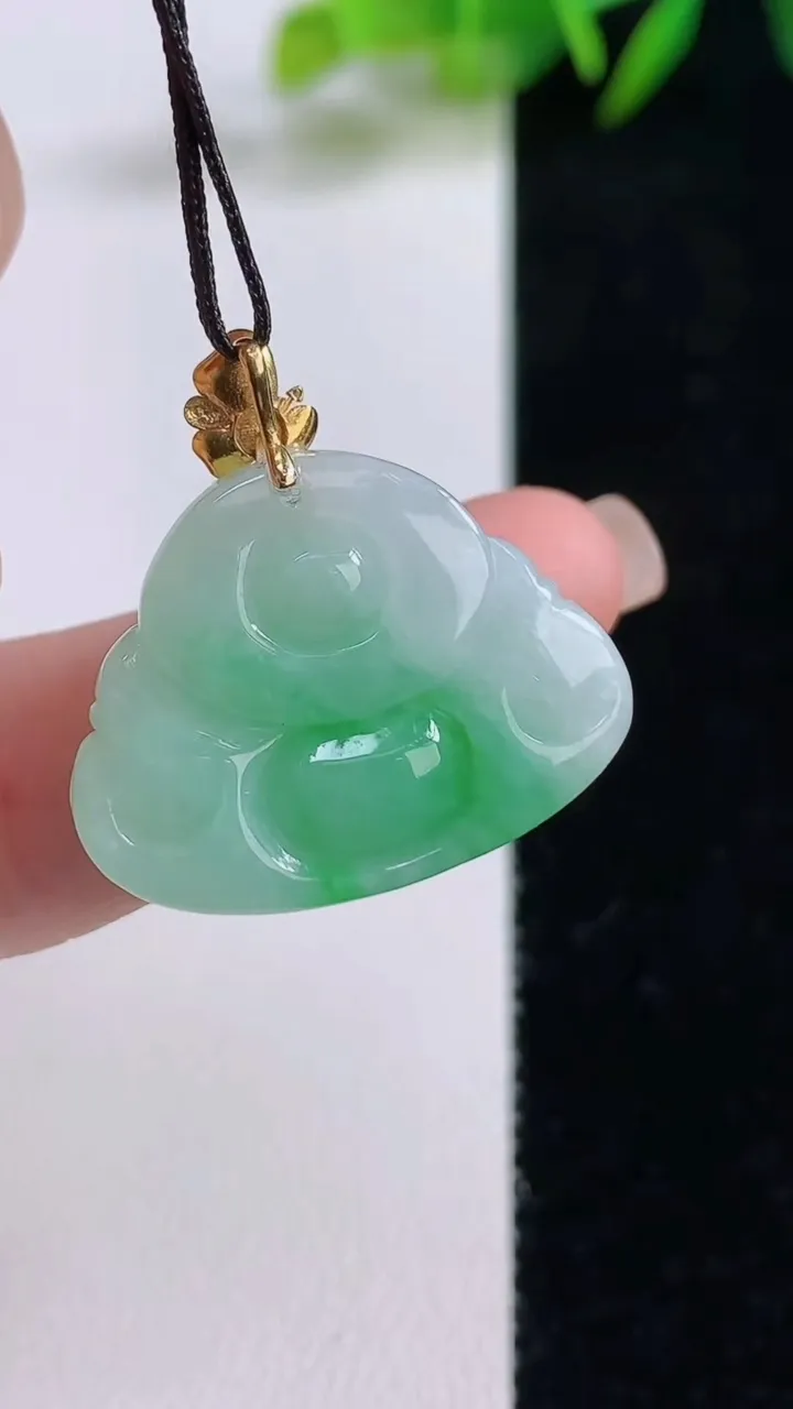 天然A货翡翠佛公吊坠，尺寸19-25.8-9.5，重量:8.52g
8月25日