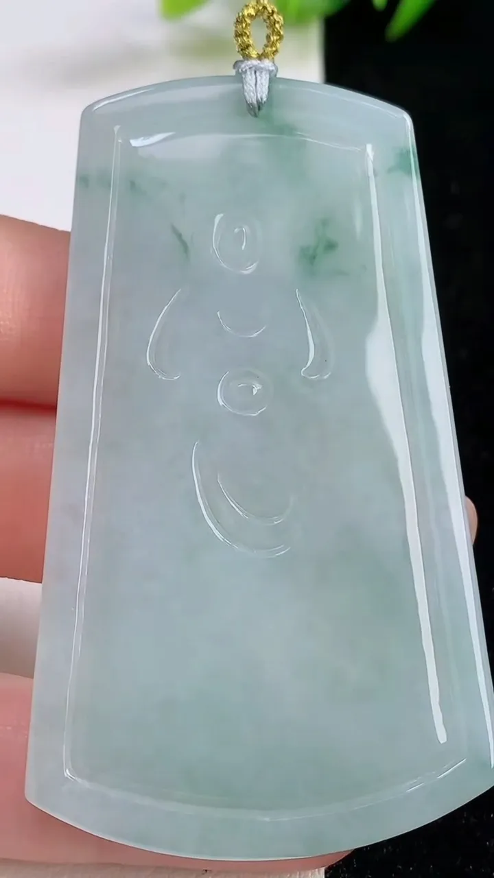 天然A货翡翠飘花文殊菩萨吊坠，尺寸66.2-38.3-5，重量:32.77g
8月25日