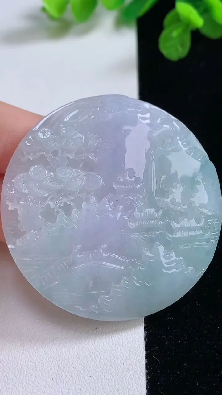 天然A货翡翠春带彩紫罗兰山水牌吊坠，尺寸49.8-6.3，重量:35.19g
8月26日