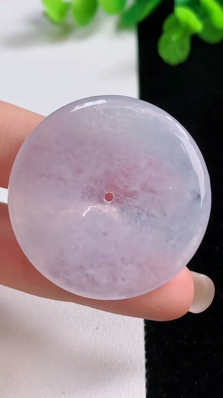 天然A货翡翠紫罗兰平安扣吊坠，尺寸37.8-5，重量:15.19g
8月26日