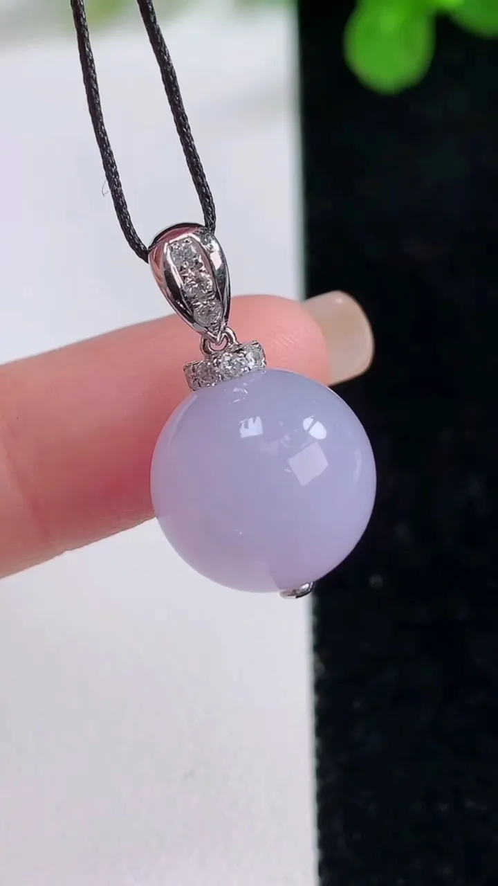 天然A货翡翠18k金紫罗兰圆珠吊坠，尺寸13.3，重量:5.89g8月26日
工厂直销收藏佳品,种好