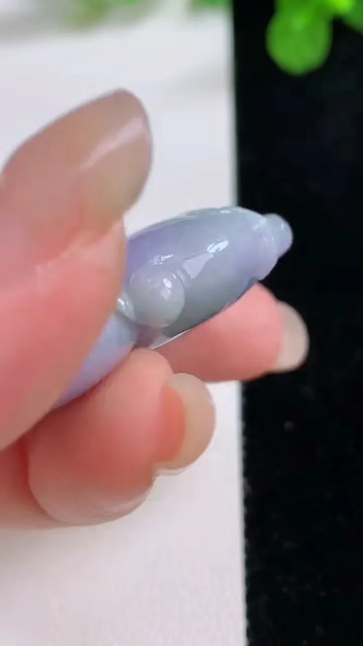 天然A货翡翠紫罗兰金蟾 葫芦吊坠，尺寸41-29-10.3，重量:24.28g
8月26日