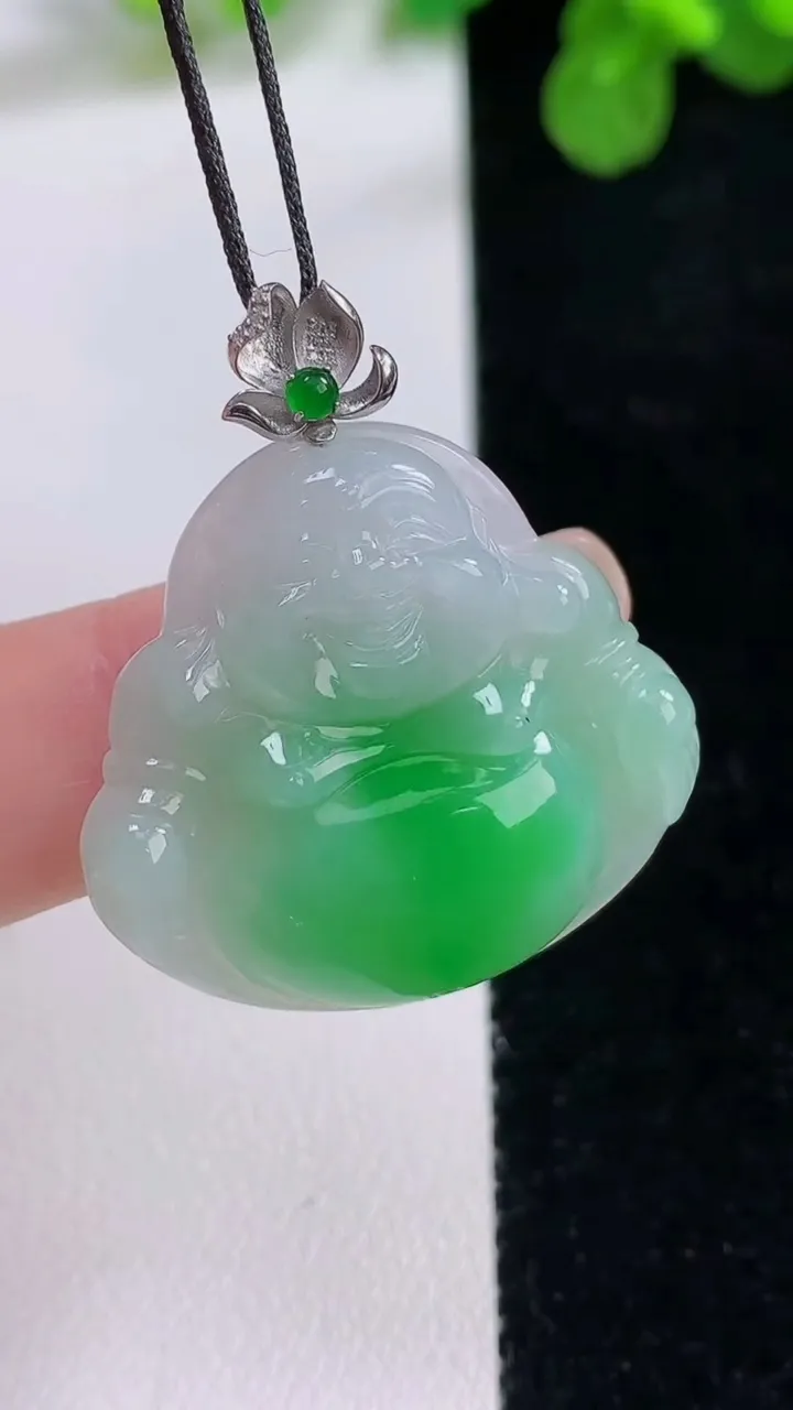 天然A货翡翠佛公吊坠，尺寸27.7-29.7-5.7，重量:7.30g
8月26日