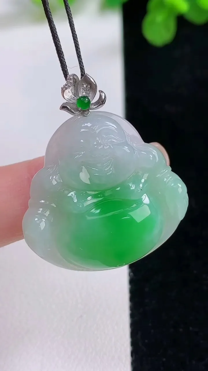 天然A货翡翠佛公吊坠，尺寸27.7-29.7-5.7，重量:7.30g
8月26日