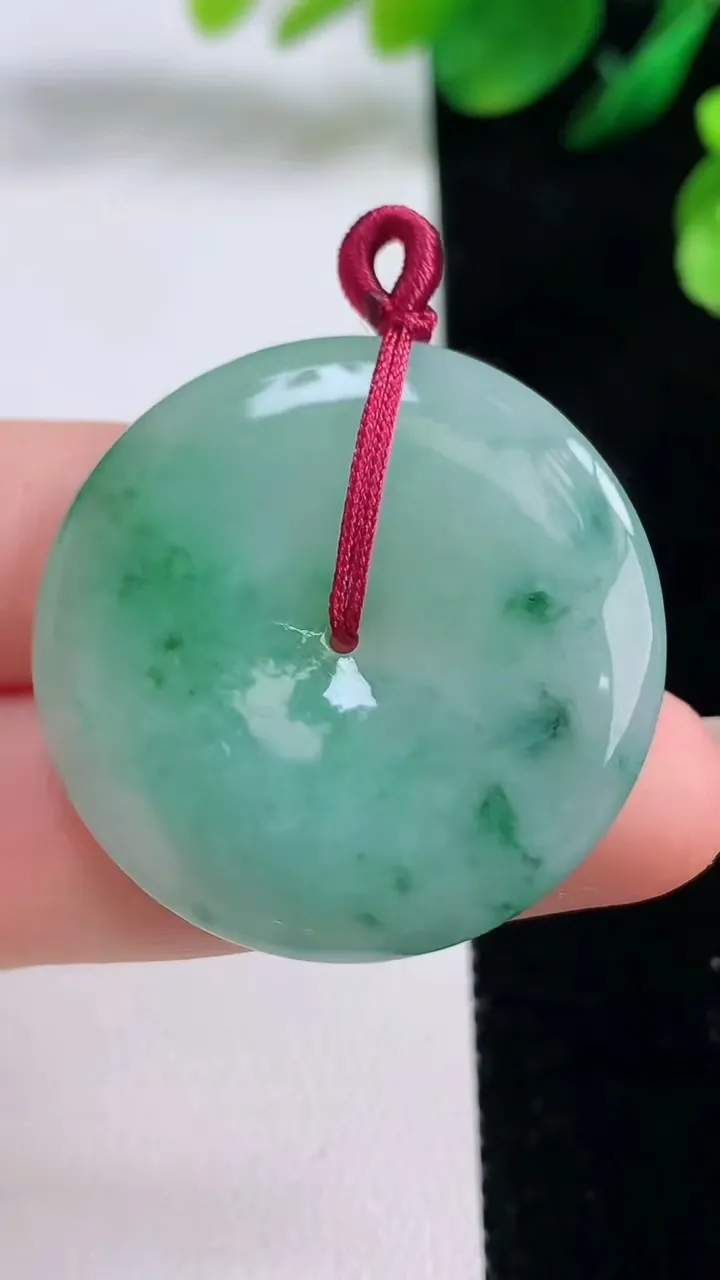 天然A货翡翠平安扣吊坠，尺寸34-5.5，重量:13.54g
8月27日