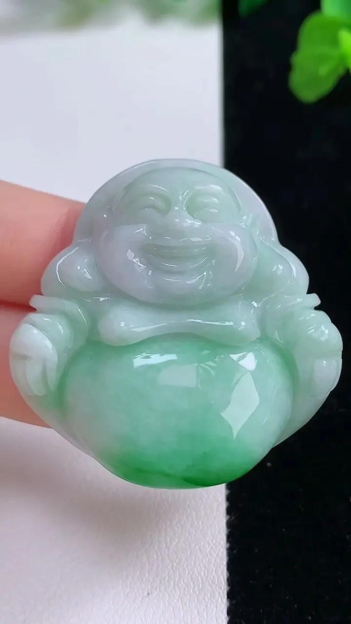 天然A货翡翠佛公吊坠，尺寸40.5-42-11.7，重量:31.76g
8月27日
