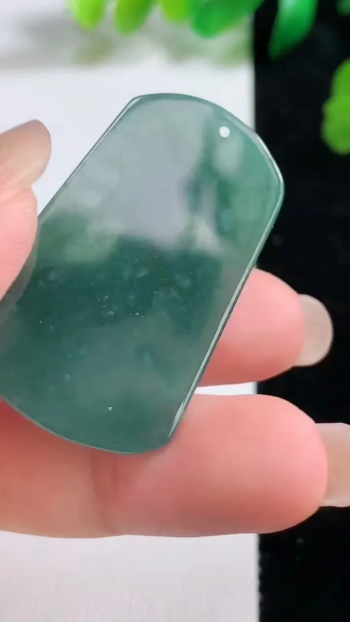 天然A货翡翠蓝水生肖马牌吊坠，尺寸39.5-24.5-5.4，重:8.49g
8月27日