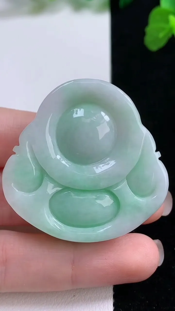 天然A货翡翠佛公吊坠，尺寸40.5-42-11.7，重量:31.76g
8月27日
