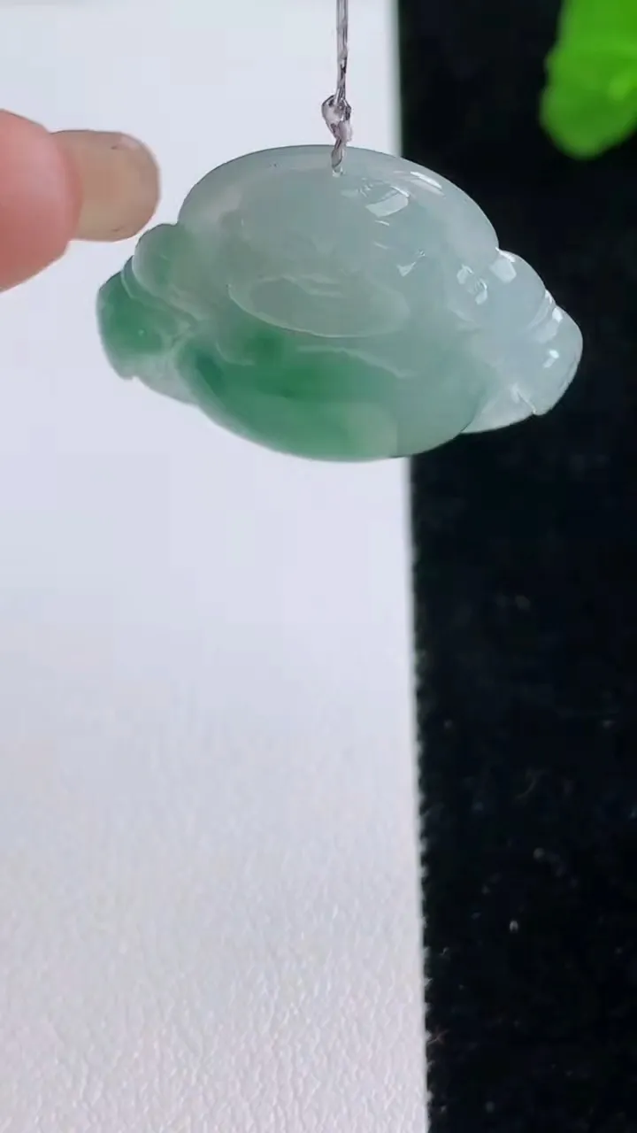 天然A货翡翠佛公吊坠，尺寸34-27.8-5.6，重量:5.91g
8月27日