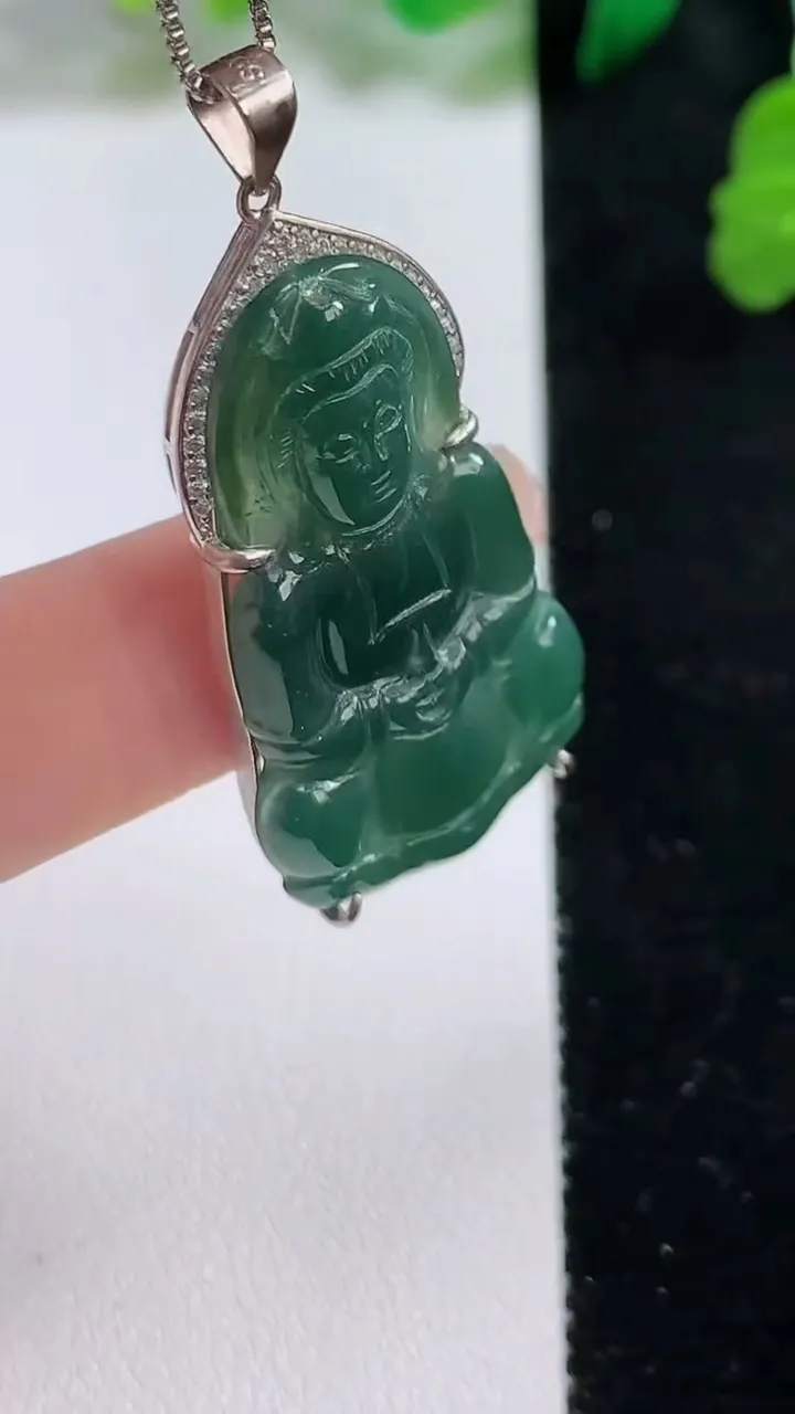 天然A货翡翠925银蓝水观音菩萨吊坠，尺寸38.7-21-5.2，重:5.91g
8月27日