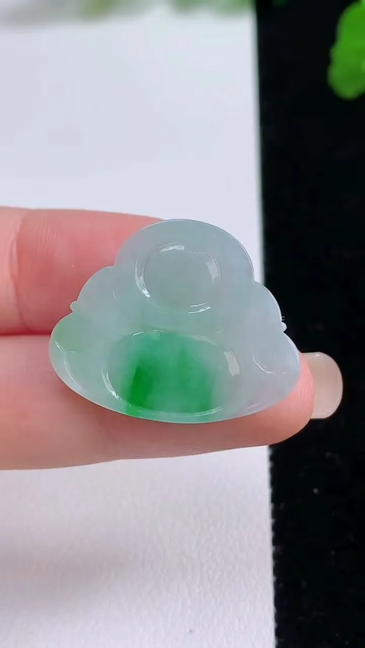 天然A货翡翠佛公吊坠，尺寸22-27-2.8，重量:2.86g
8月27日