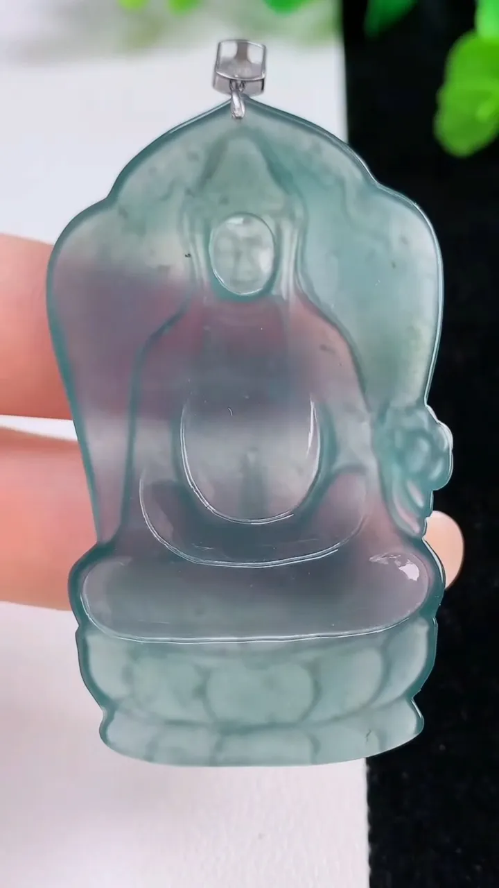 天然A货翡翠18k金蓝水素衣观音吊坠，尺寸54.6-33.6-3.3，重量:15.20g
8月27日