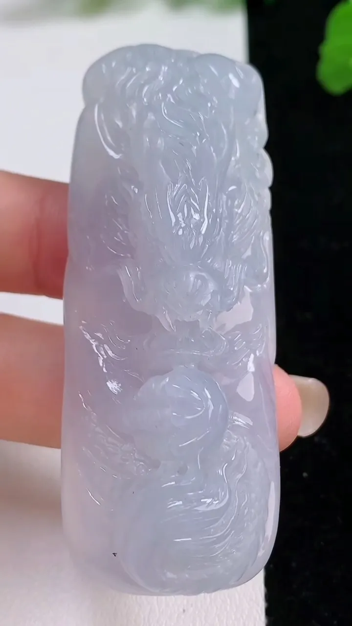 天然A货翡翠紫罗兰龙牌吊坠，尺寸68-25.8-12，重量:38.48g
8月27日