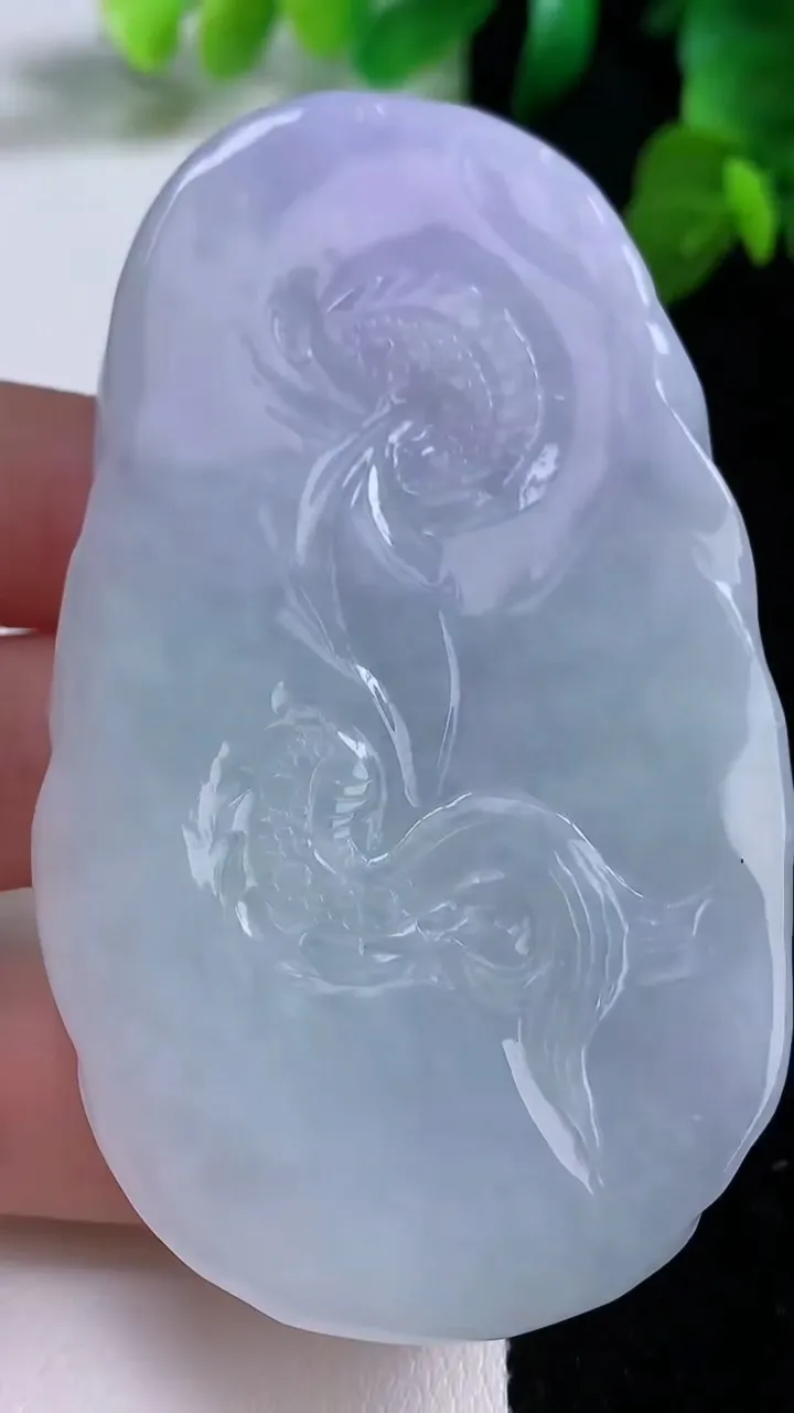 天然A货翡翠紫罗兰龙牌吊坠，尺寸75.7-45.2-9.7，重量:79.48g
8月27日