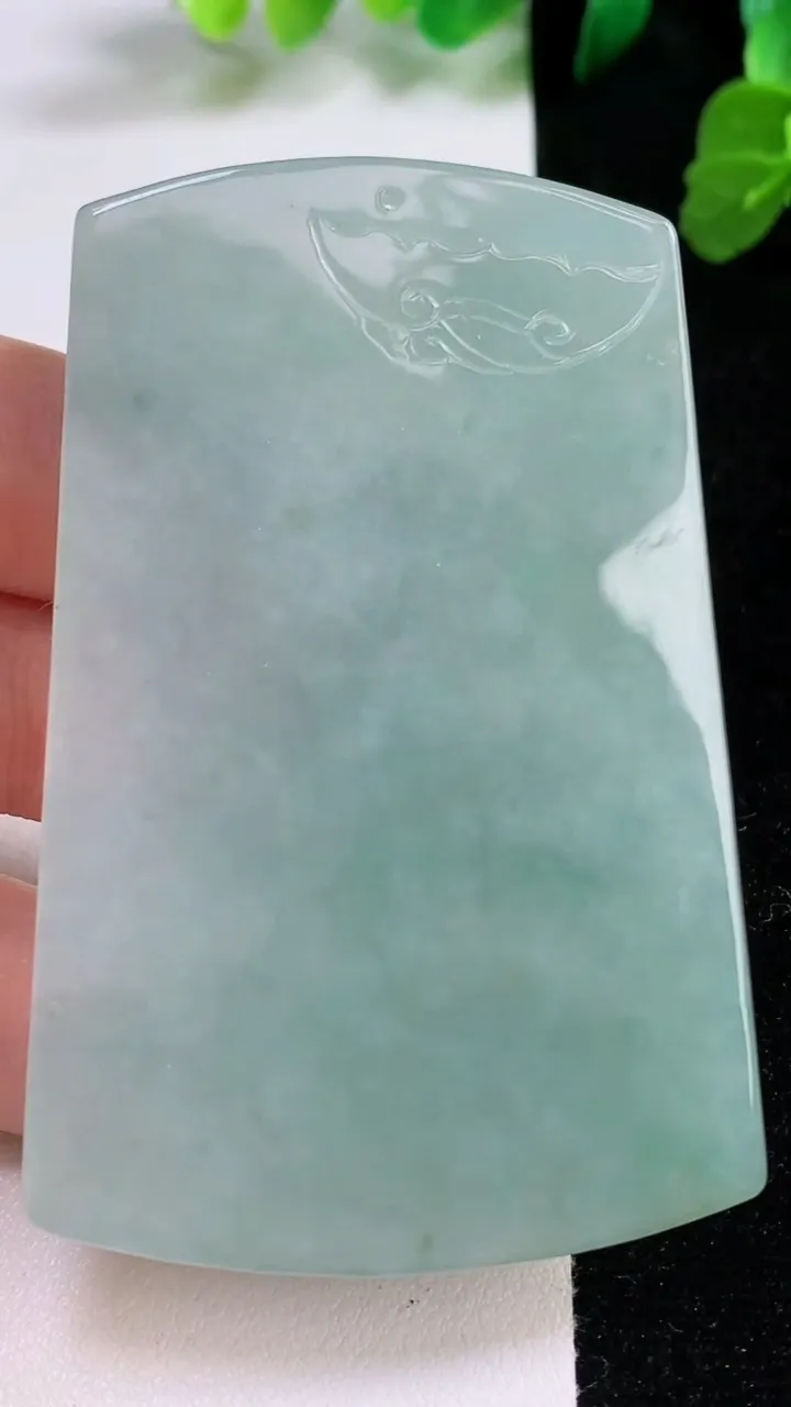 天然A货翡翠文殊菩萨吊坠，尺寸69.5-44-7，重量:53.19g
8月27日