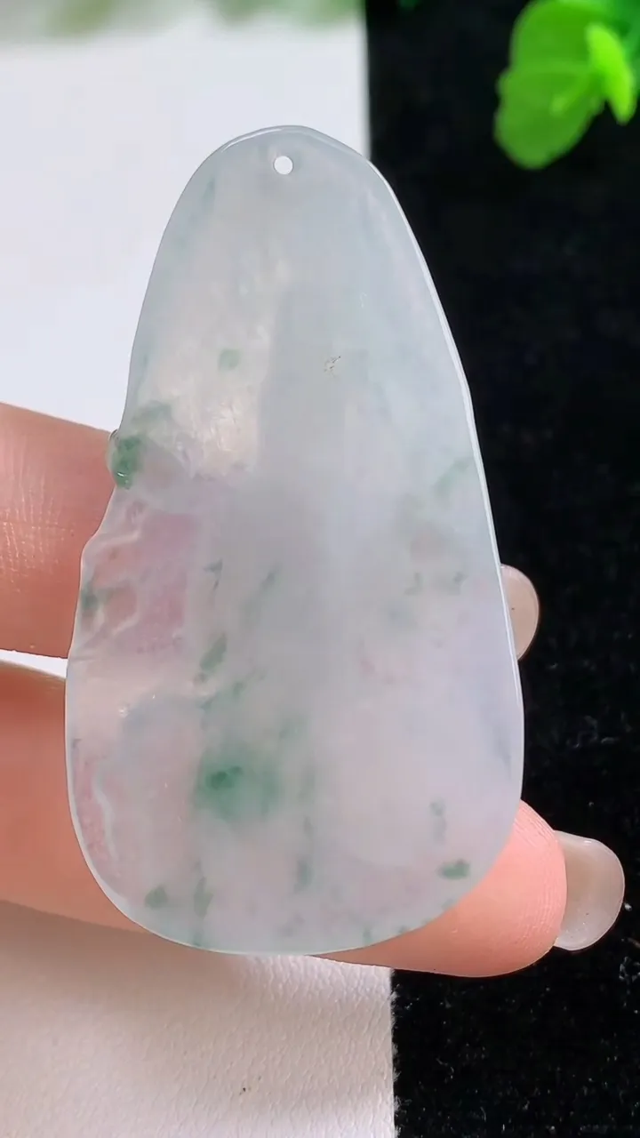 天然A货翡翠冰种飘花大势至观音菩萨吊坠，尺寸53.7-30-6.5，重:14.67g
8月27日