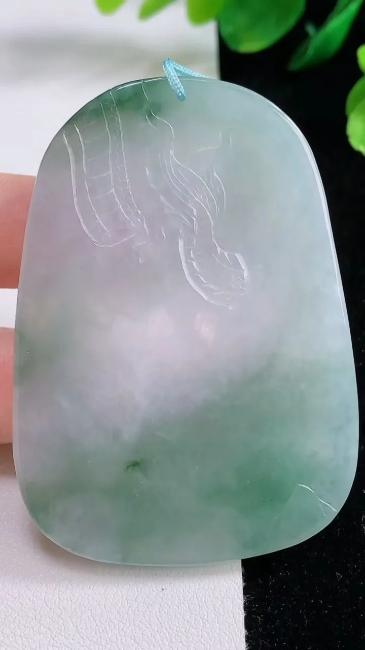 天然A货翡翠虚空藏观音菩萨吊坠，尺寸63.8-45.8-5.3，重量:36.91g
8月28日