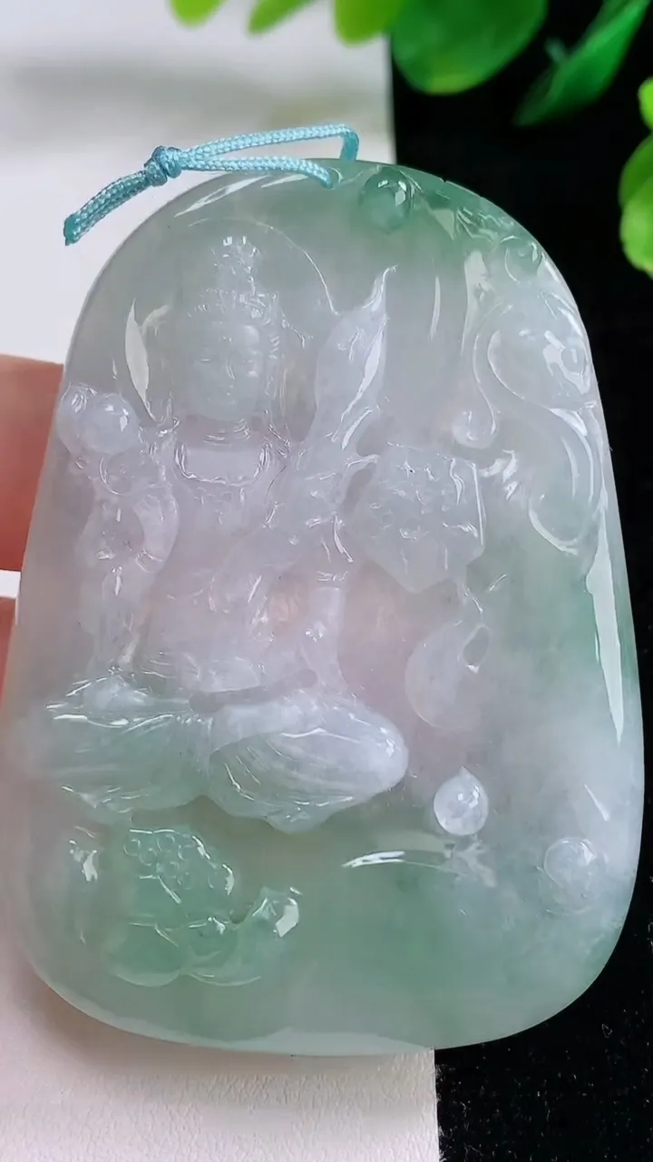天然A货翡翠虚空藏观音菩萨吊坠，尺寸63.8-45.8-5.3，重量:36.91g
8月28日