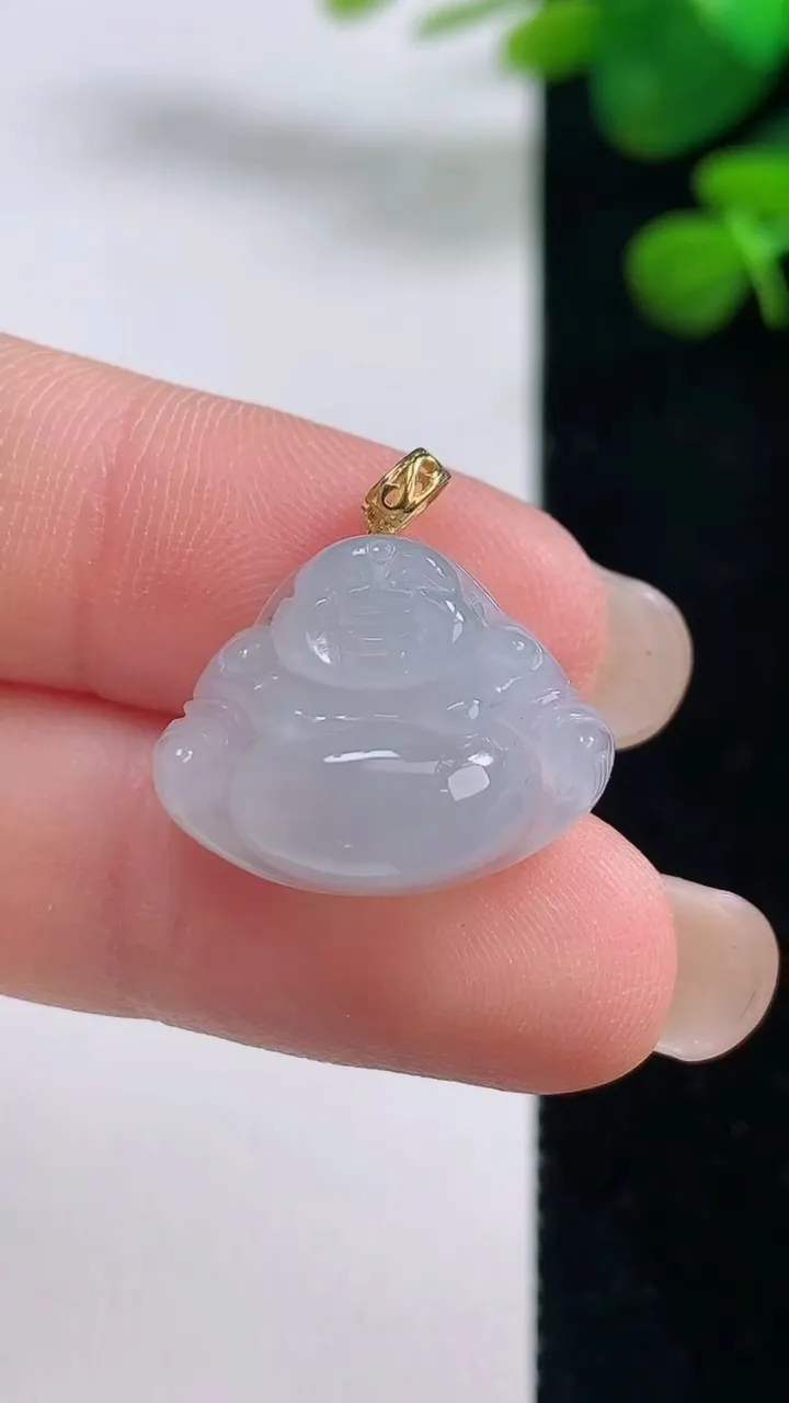 天然A货翡翠种白冰佛公吊坠，尺寸15-19.3-6.8，重量:2.97g
8月28日