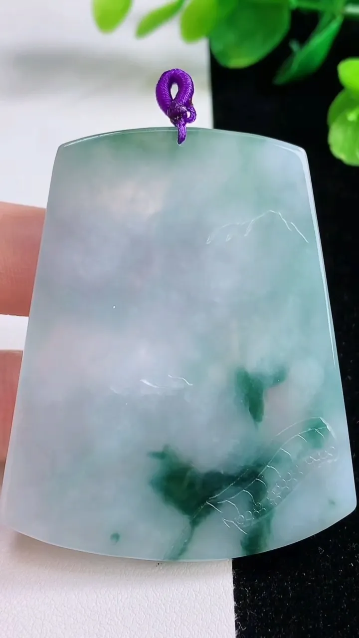 天然A货翡翠飘花普贤菩萨吊坠，尺寸60.7-49.7-6，重量:38.84g
8月28日