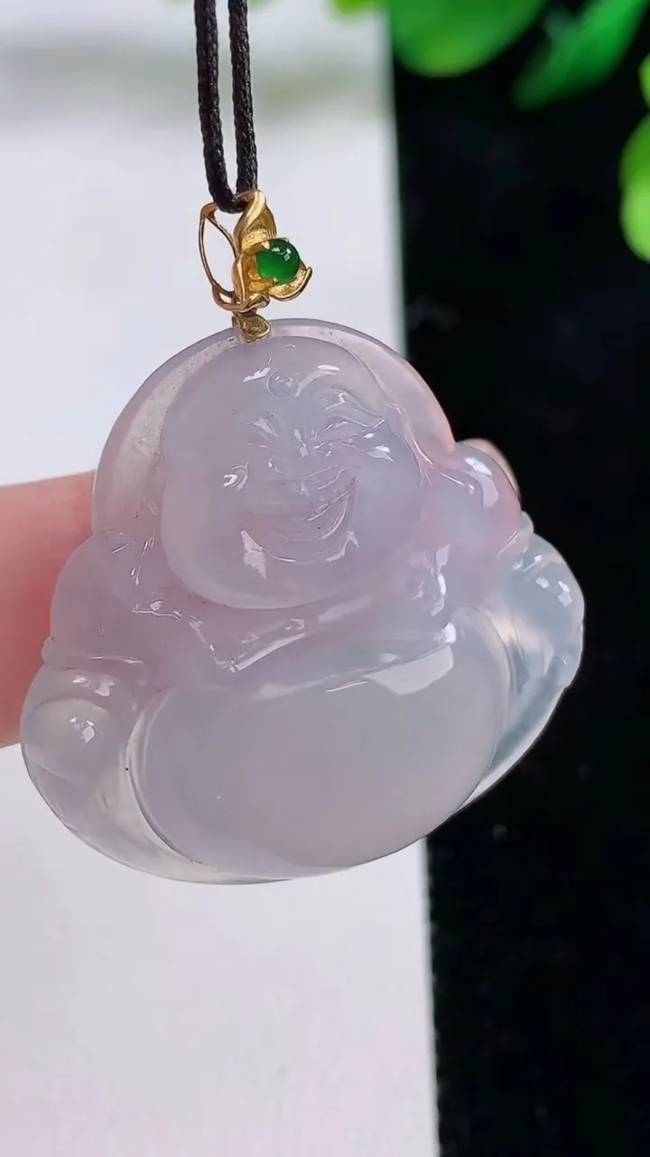 天然A货翡翠种白冰佛公吊坠，尺寸31.3-31.4-6，重量:9.34g
8月28日