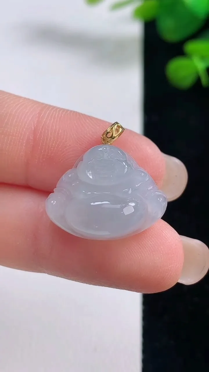 天然A货翡翠种白冰佛公吊坠，尺寸15-19.3-6.8，重量:2.97g
8月28日