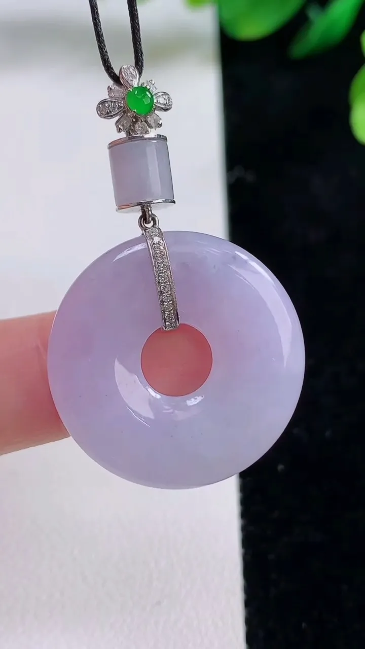 天然A货翡翠18k金紫罗兰平安环吊坠，尺寸25.3-4.7，重量:7.85g
8月28日