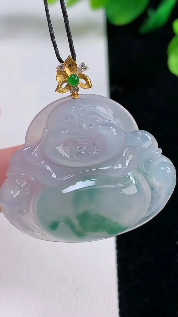 天然A货翡翠种飘花佛公吊坠，尺寸30.7-36.8-5.7，重量:9.23g
8月28日